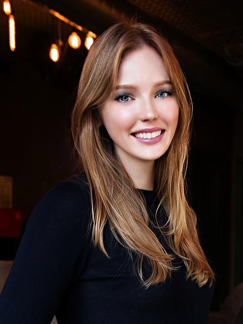 Belle inconnue élégante dans son univers sexy sans inscription